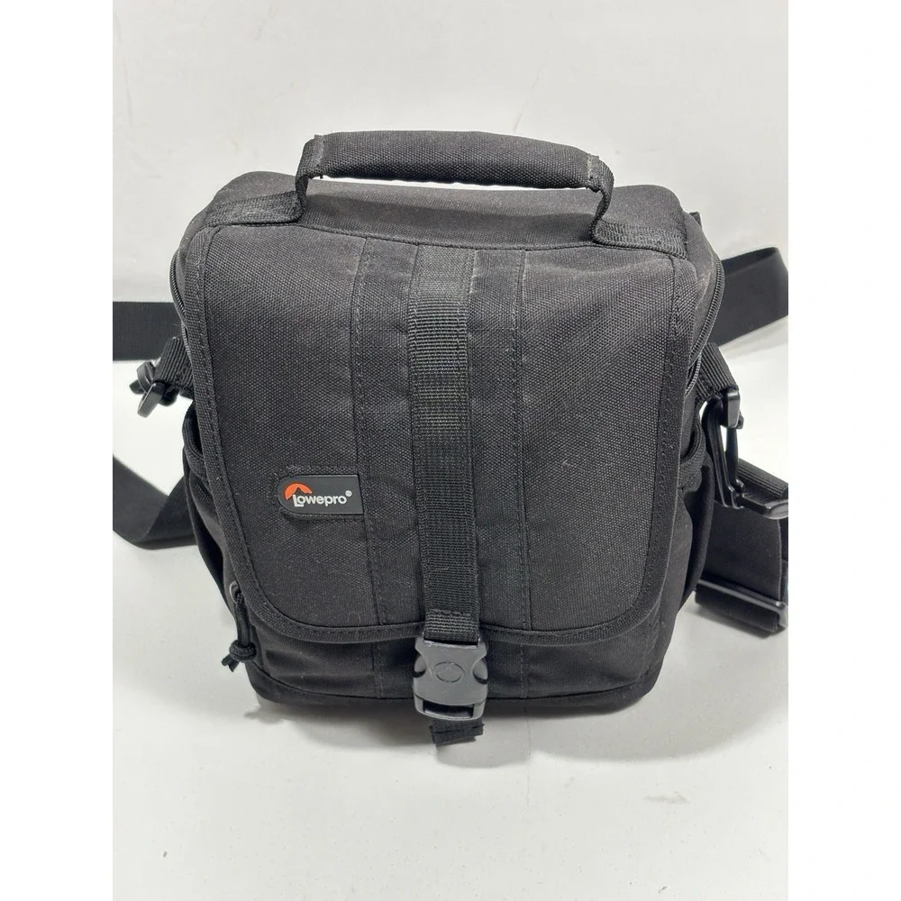 Lowepro Camera Bag Adventura 140 Black Nylon‎ Travel Adventure Padded